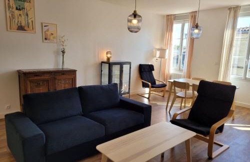 Macau Apartment | Duplex cosy & lumineux en plein centre bourg