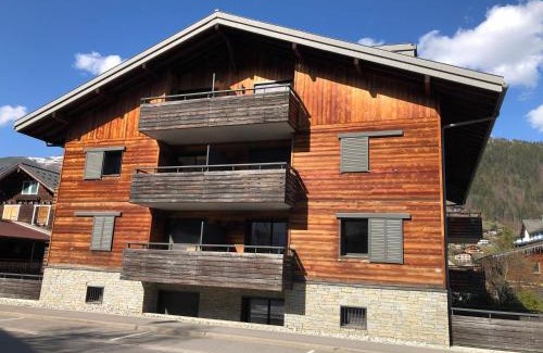 Morzine Apartment | Duplex de standing 3 étoiles à Morzine, 100m des pistes, 9 pers., terrasse, garage, wifi inclus - FR-1-754-20