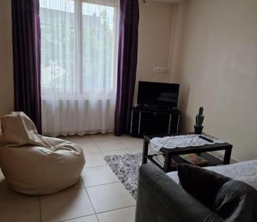 Quartier des Coteaux de l'Orge Apartment | duplex en maison individuelle de 70 m2avec jardin