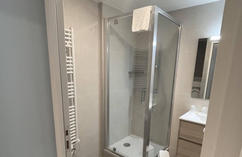 Le Thillay House | Duplex-Ensuite with Bath