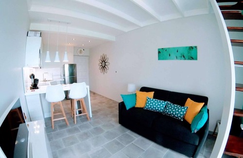 Fond Lahaye Apartment | Duplex, feet in the water, 5 min drive from downtown