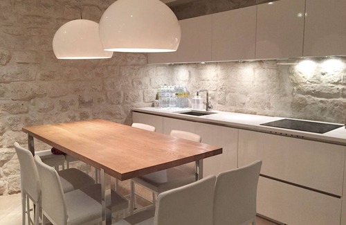 Arsenal Apartment | Duplex (ground floor and 1st floor - 2 bedrooms 2 bathrooms) -Center- Le Marais