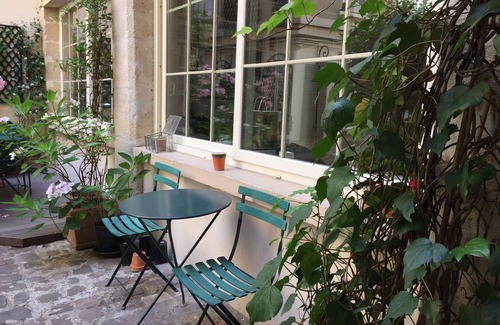 Arsenal Apartment | Duplex (ground floor and 1st floor - 2 bedrooms 2 bathrooms) -Center- Le Marais