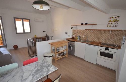 Aix-en-Provence Historic Centre Apartment | Duplex historical center balcony with view and air conditioning