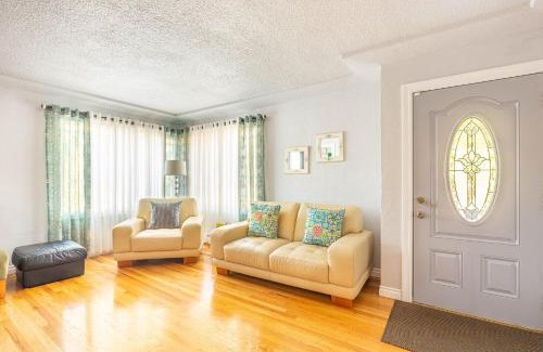 Vernon House | Duplex in Alberta Art District