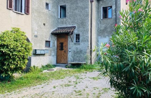 Lugano Apartment | Duplex in casa rurale con cortile privato