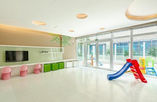 Matriz Apartment | Duplex Incrível, 2 Quartos, varanda, 2 vagas Batel by UROOMS