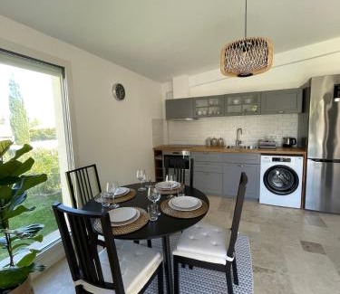 Aix-en-Provence Apartment | Duplex indépendant avec clim et parking St Donat