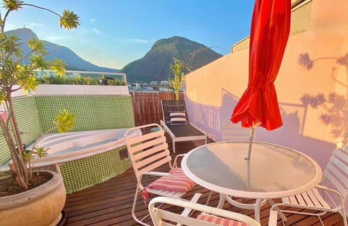 Ipanema Condo | DUPLEX IPANEMA PENTHOUSE POSTO 9. Jacuzzi, 2 Terraces + Wow Cristo Views!