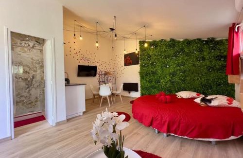 L'Escarene Apartment | Duplex jacuzzi et table massage