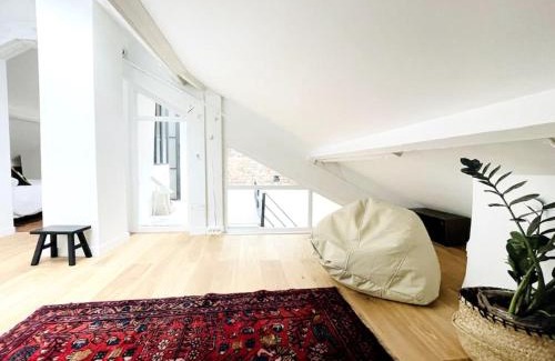 Les Puces de Saint-Ouen Apartment | Duplex Loft industrial, Flea market St Ouen, Quiet