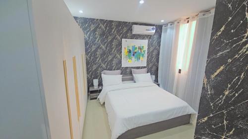 Les Almadies Apartment | Duplex Meridien president King Fadh Almadies Senegal