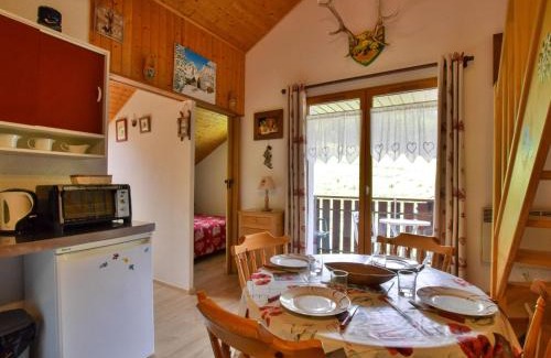 Bernex Apartment | Duplex montagnard cosy pour 6, près des pistes, équipé et confortable à Bernex - FR-1-498-31