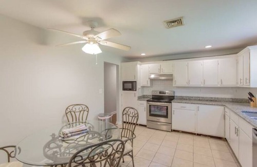 Leesburg House | Duplex Nice Home in Leesburg