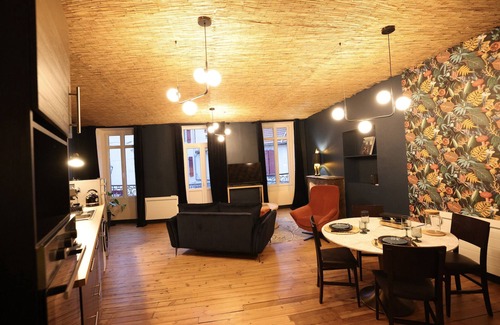 Bagneres-de-Bigorre Apartment | Duplex spa