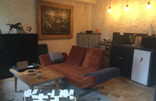 Nogent-le-Rotrou Apartment | Duplex studio with small garden at the foot of the château