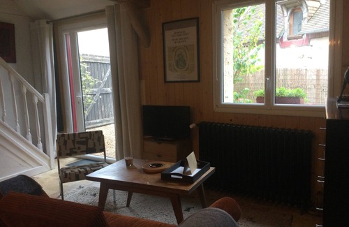Nogent-le-Rotrou Apartment | Duplex studio with small garden at the foot of the château