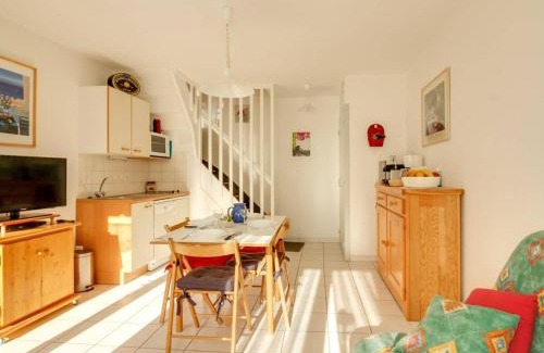 Esquieze-Sere Apartment | Duplex T2 pour 6 pers avec terrasse exposée sud, parking, proche stations de ski à Esquièze-Sère - FR-1-402-5
