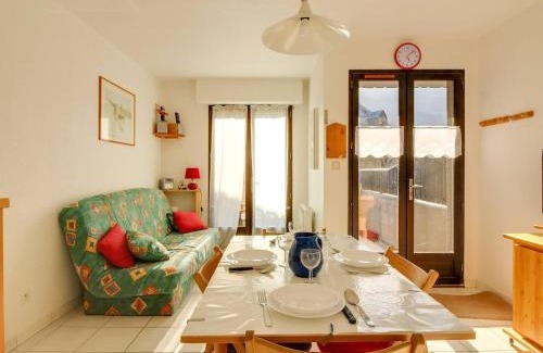 Esquieze-Sere Apartment | Duplex T2 pour 6 pers avec terrasse exposée sud, parking, proche stations de ski à Esquièze-Sère - FR-1-402-5