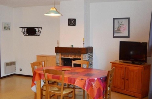 Esquieze-Sere Apartment | Duplex T4 7 pers avec terrasse et parking à Esquièze-Sère - FR-1-402-73