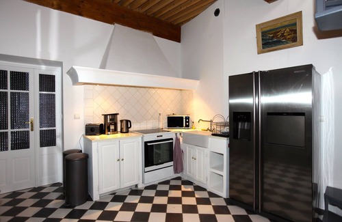 St.-Remy-de-Provence House | Duplex village center with large south-facing roof terrace (*)