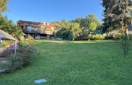 Saint-Lambert Apartment | Duplex Van Gogh, Fraîcheur turquoise et nature au Vaumurier