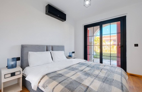 Alacati Apartment | Duplex Villa w Garden, Sauna, Balcony in Alacati