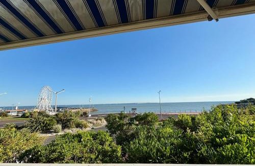 La Celle-sous-Gouzon Apartment | Duplex vue mer,direct plage