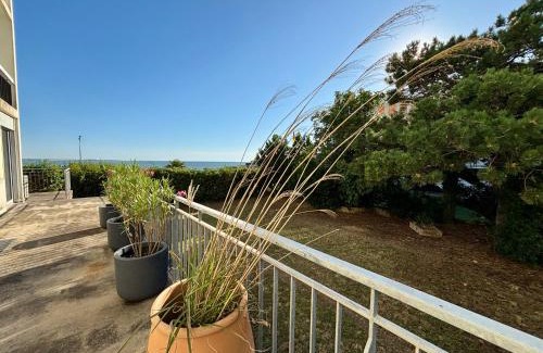 La Celle-sous-Gouzon Apartment | Duplex vue mer,direct plage