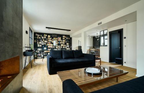 Faubourg Saint-Germain Apartment | Duplex vue Tour Eiffel