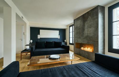 Faubourg Saint-Germain Apartment | Duplex vue Tour Eiffel