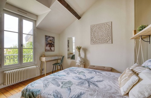 Eragny Bed & Breakfast | Duplex with sauna in a loft on the banks of the Oise, 5 minutes from public transport