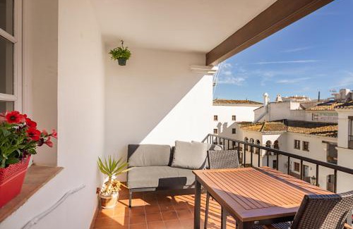 Castillo de Sabinillas Apartment | Duquesa port studio apartment - bright sunlit terrace