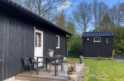 Gasselte House | Durable vacation bungalow with garden. This vacation bungalow is located at the front of the park De Kremmer in Gasselte and is near 't Nije Hemelriek. Suitable for four persons.