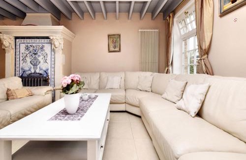 Septon Villa | Durbuy Luxe Villa with Pool