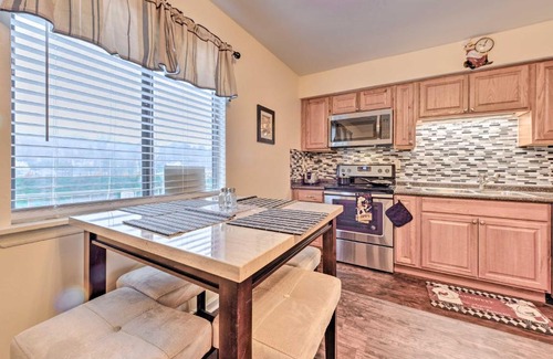 Durham House | Durham Townhome with Deck - 15 Min to Downtown, DPAC!