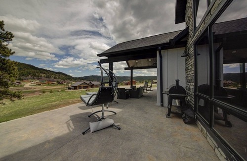 Sturgis Cabin | Dusty Diamond-New build, private hot tub, 4 miles to Sturgis & 5 miles to Deadwood!