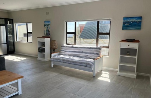 Struisbaai House | Dutchie - 4 Vygie Avenue