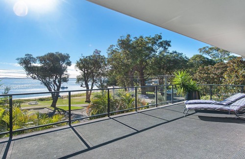Nelson Bay House | Dutchie's Dream - Glorious Views And Opposite Dutchies Beach