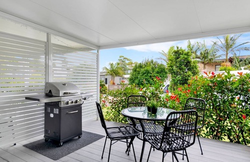 Nelson Bay House | Dutchies on Thurlow - Modern two bedroom townhouse in Convenient location in Nelson Bay