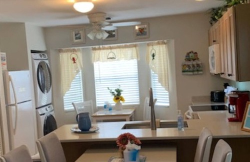 Old Town House | DUVAL SQUARE, KEY WEST Lovely 2 Bedroom 2.5 Bath Condo in a GREAT Location!