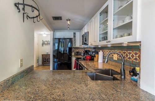 Uptown - Upper Duval House | Duval Street Suite in Key West
