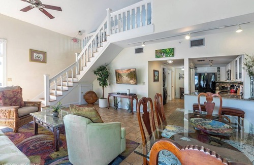 Uptown - Upper Duval House | Duval Street Suite in Key West