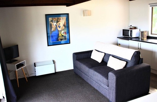 Duvauchelle Hotel | Duvauchelle Seaside Motel