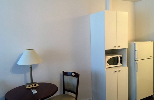 Hull Apartment | Duvernay Studios and Suites