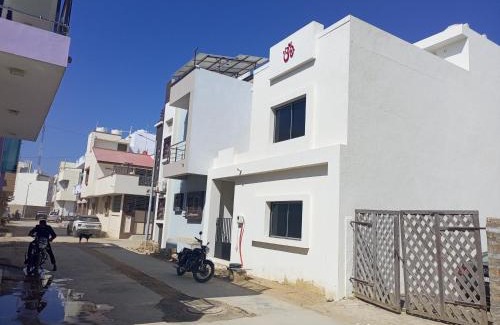 Dwarka Hotel | DWARKA BUNGALOW 1 Only Family