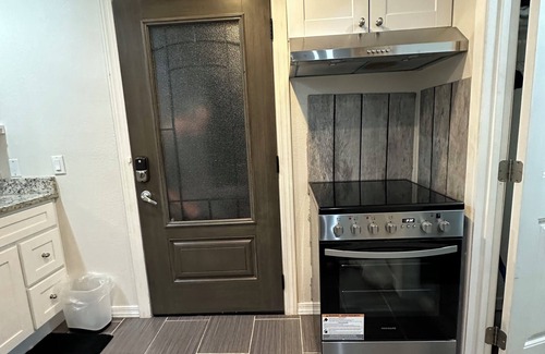 Paradise Valley Village House | DY Guest Suite