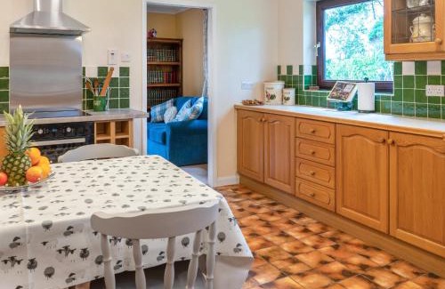 Llandissilio West House | Dyffryn Conin