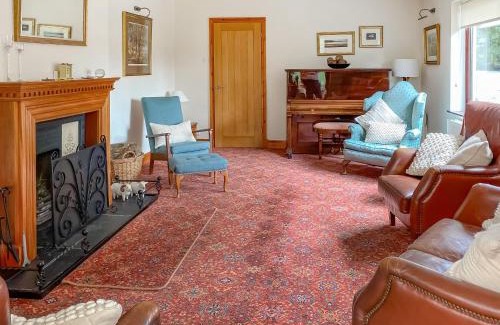 Llandissilio West House | Dyffryn Conin
