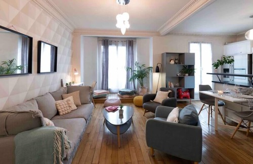 Le Kremlin-Bicetre Apartment | DYNAMIC HOUSE * 2 bdr - 1 ba - Aircon - Balcony - Metro